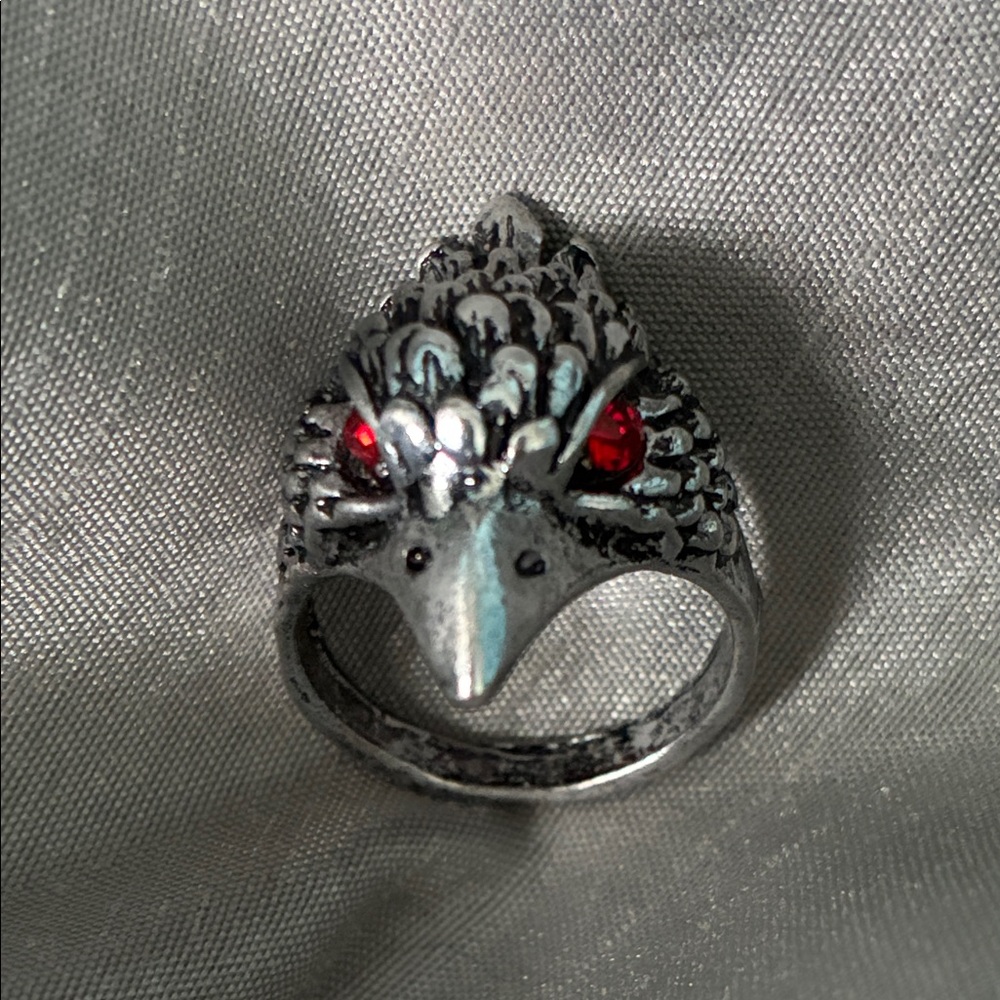 Silver-tone vintage gothic style Eagle Bird Head Ring